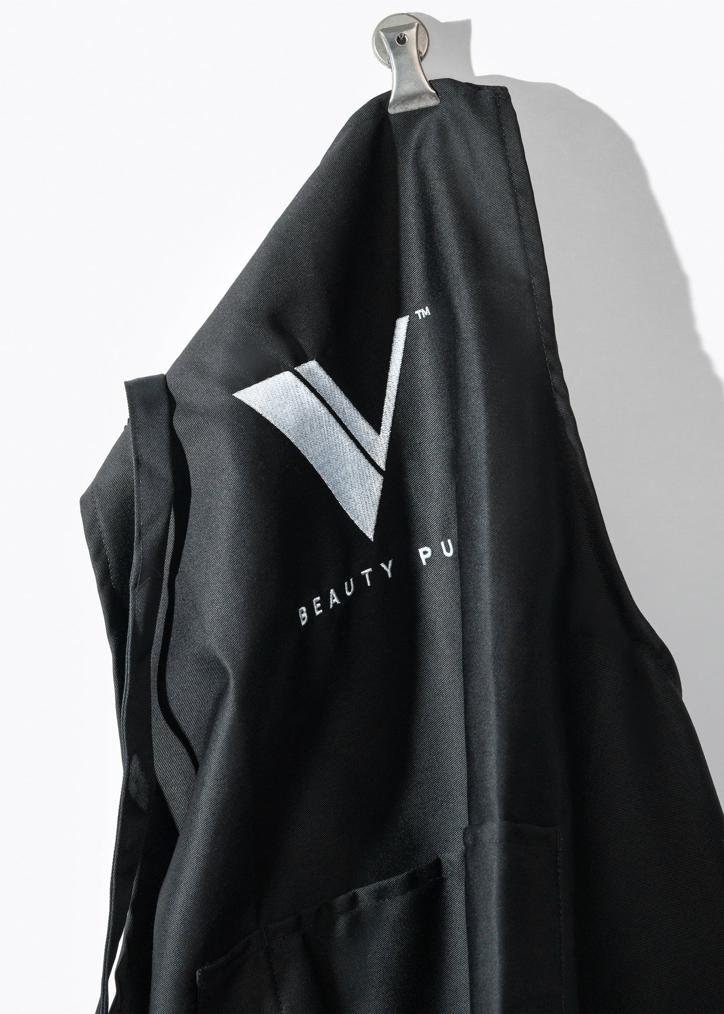 V BEAUTY PURE APRON - BLACK & WHITE