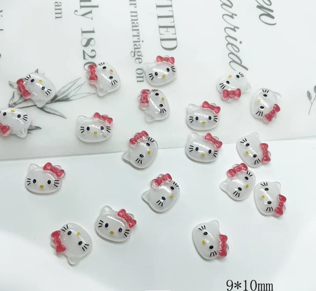 Hello Kitty Head Nail Charm 6pc
